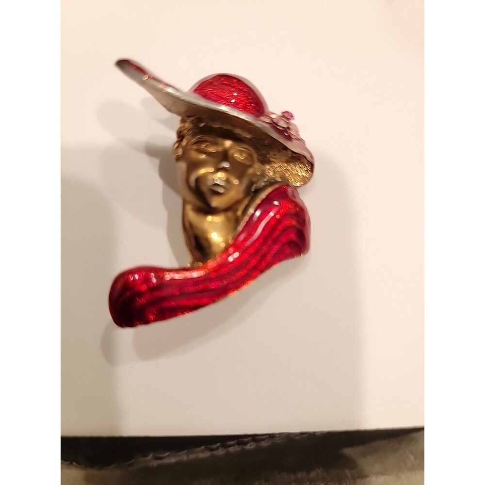 Red Hat Lady Pin / Gold-tone w Pink Crystal Flower / Elegant Design